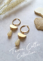 עגילי-חישוק-טרה-קוטה-מובייל-מדבר-טקסט